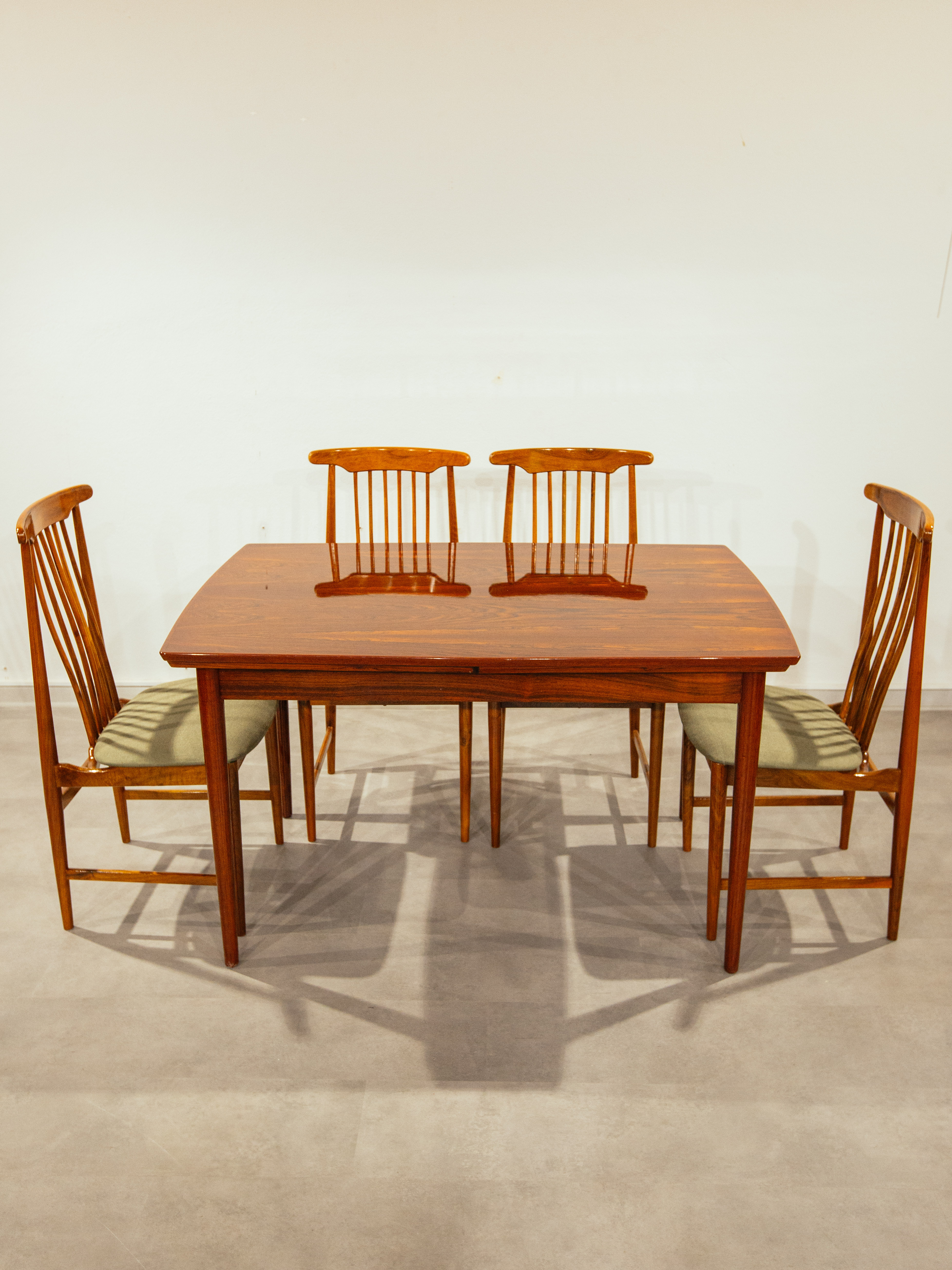 Danish Mid-Century Modern Rosewood Dining table